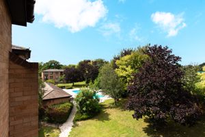 Photo 7- click for photo gallery